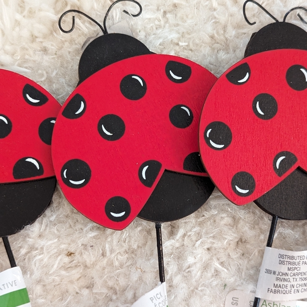 Ashland Ladybug Garden Plant Yard Pick 4 Picks NWT - Picture 6 of 7